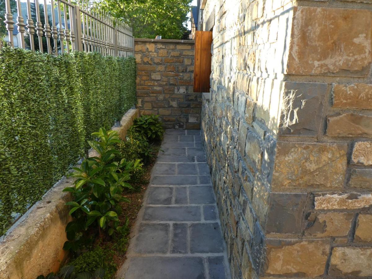 Casa Con Jardin Frente Ciudadela Villa Jaca Buitenkant foto