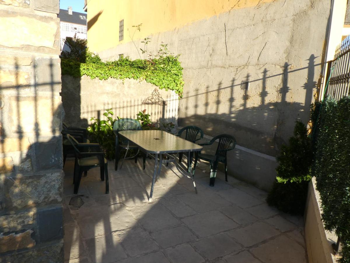 Casa Con Jardin Frente Ciudadela Villa Jaca Buitenkant foto